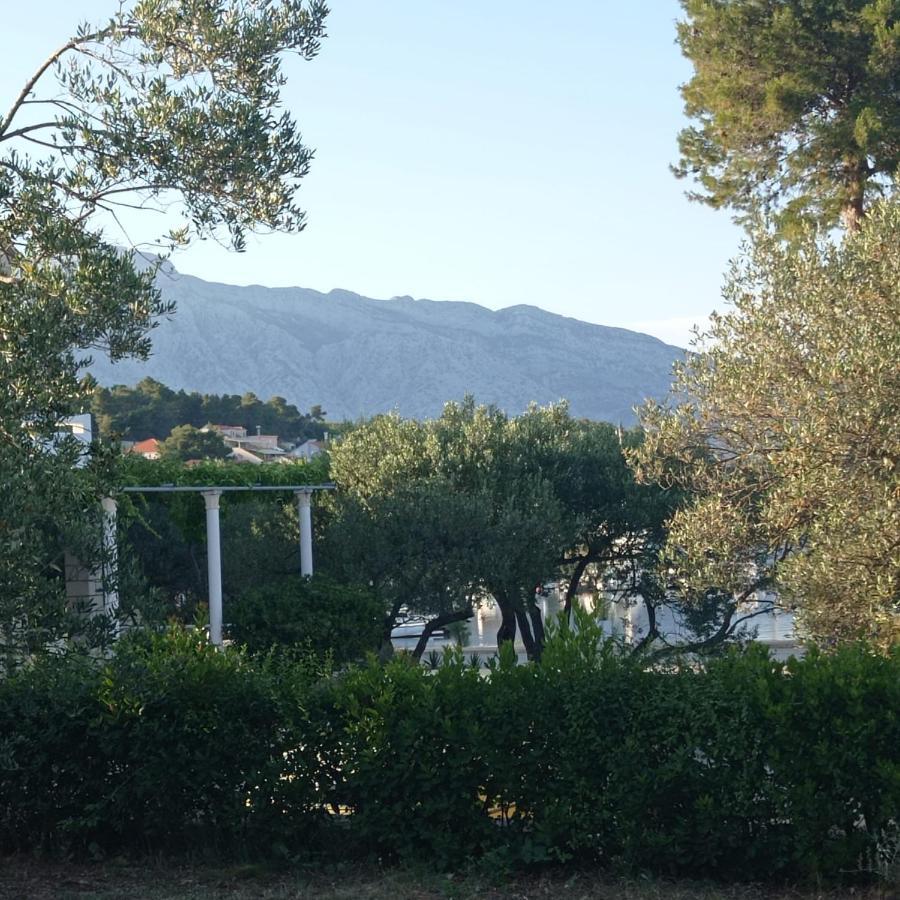 My Mediterranean Villa With Huge Garden And Own Parking Лумбарда Екстериор снимка