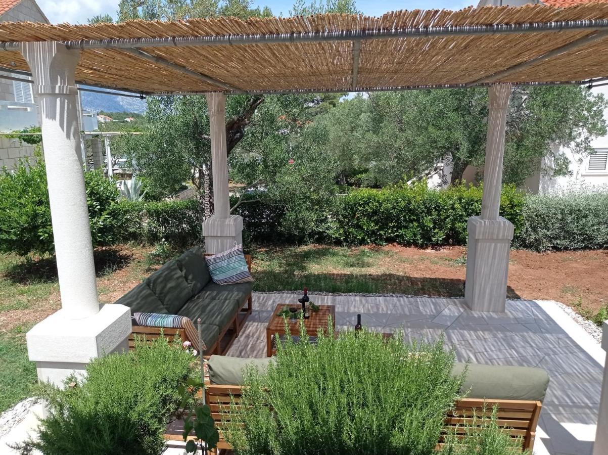 My Mediterranean Villa With Huge Garden And Own Parking Лумбарда Екстериор снимка